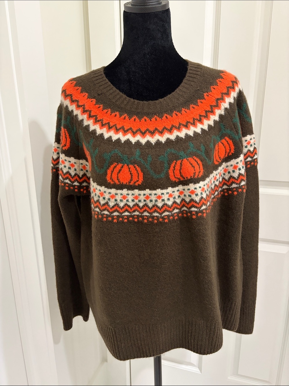 Vince Camuto Brown Crewneck Sweater with Orange Pumpkin Fair Isle Yoke Size M